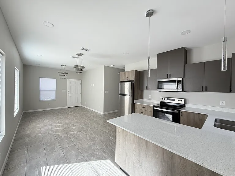 1108 Sugar Garden Ave #4 — Photo 6