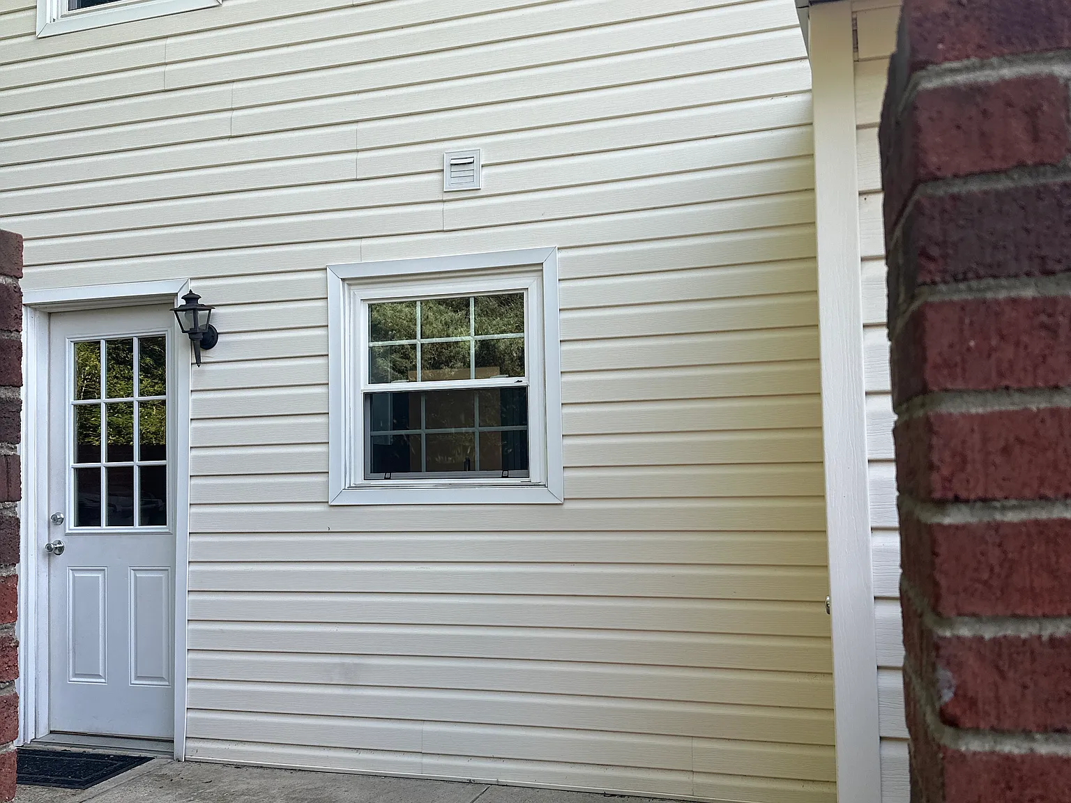 3 bed, 2.5 bath, 1254 sqft, $2,000 — Photo 4