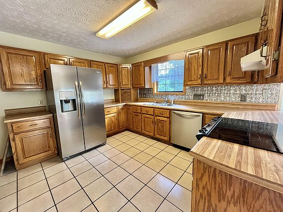 2nd image of 2051 Tiffany Way