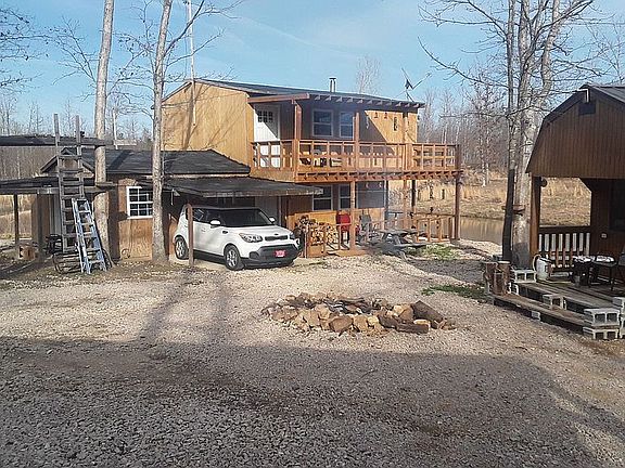 Overview main dwelling & GH