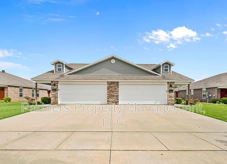 234 E Anabranch Ct #1 — Photo 2
