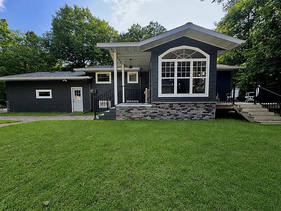 3rd image of 200 Ridgewood Drive
