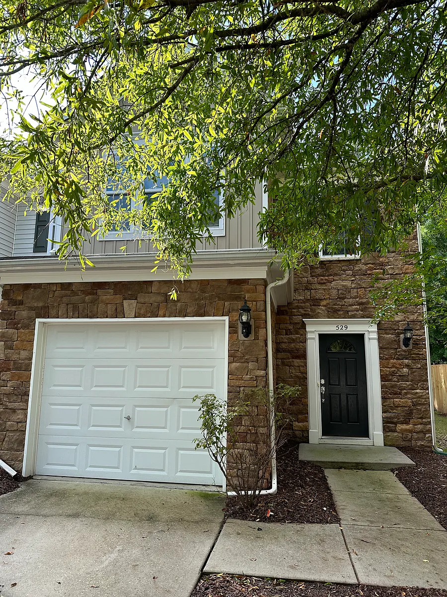 Building Photo - 529 Perrault Dr