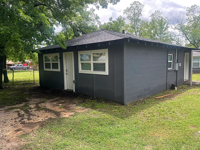 815 N Lydia St — Photo 1