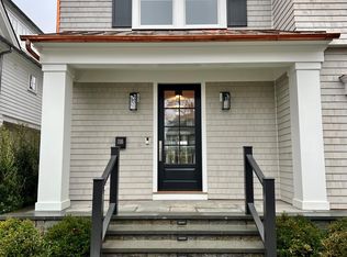 116 Havemeyer Pl, Greenwich, CT 06830