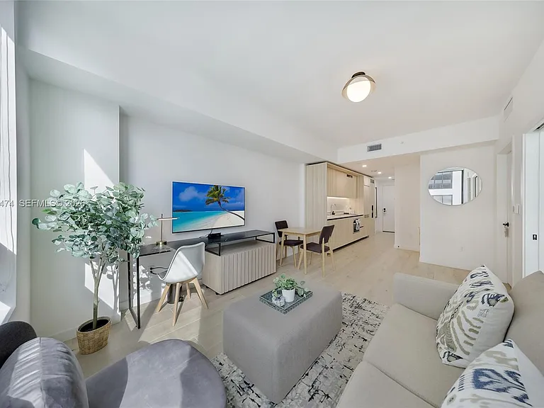 225 N Miami Ave #1510 — Photo 15