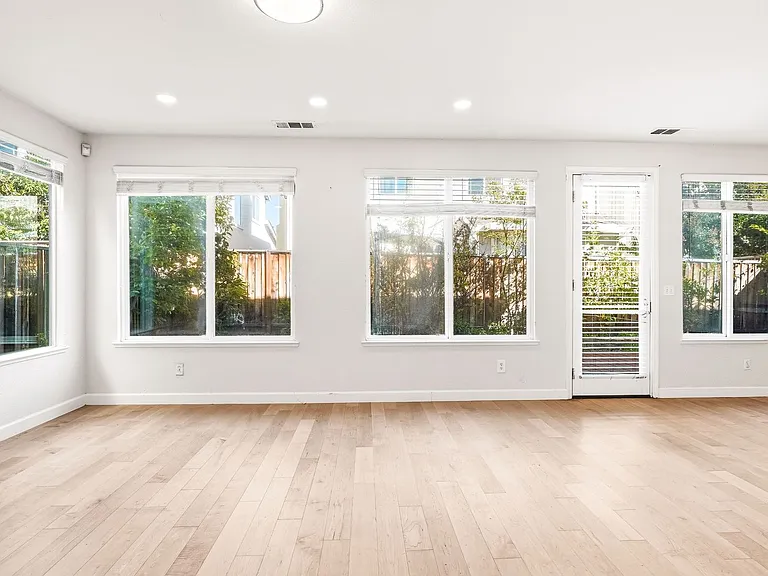 2018 McKenzie Pl — Photo 13