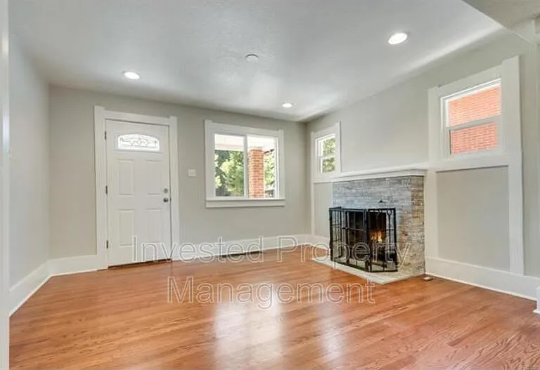 2063 S Pearl St — Photo 8