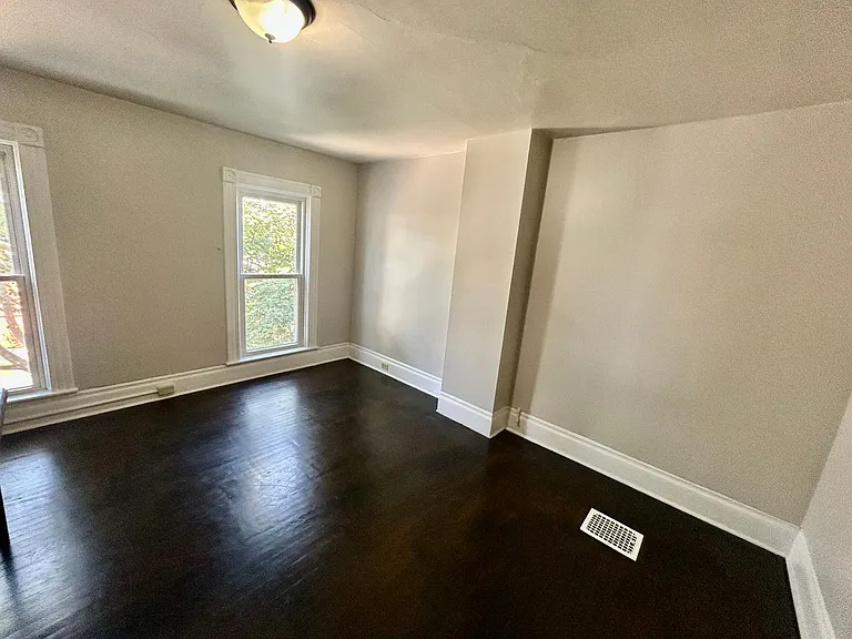 711-713 Myrtle St — Photo 5