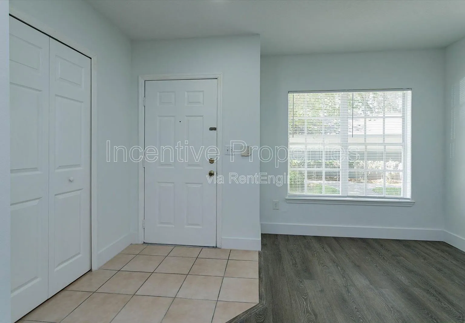 1 bed, 1.0 bath, 729 sqft, $1,350 — Photo 2