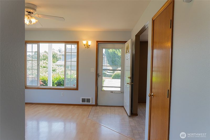 4th image of 725 Judson Street #104