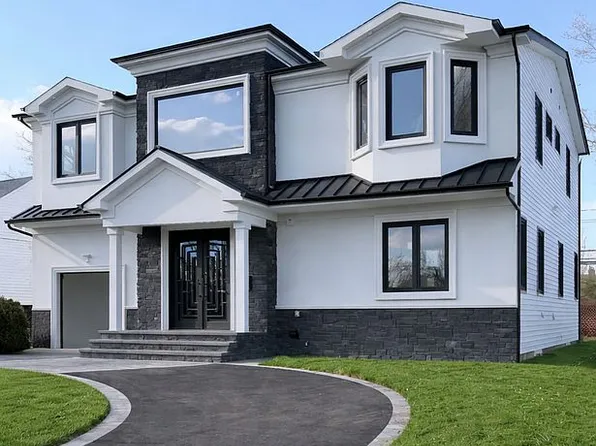 265 Orchid Rd, Levittown, NY 11756