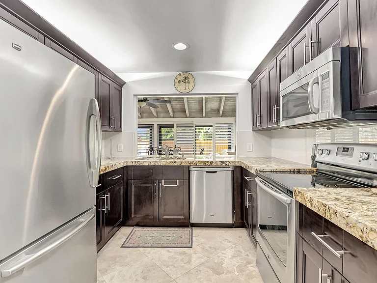 804 Foxpointe Cir — Photo 18