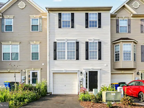 264 Country Ridge Dr, Red Lion, PA 17356