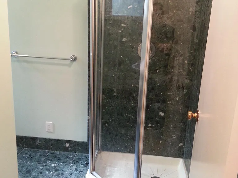 30 Cross St E #1 — Photo 5