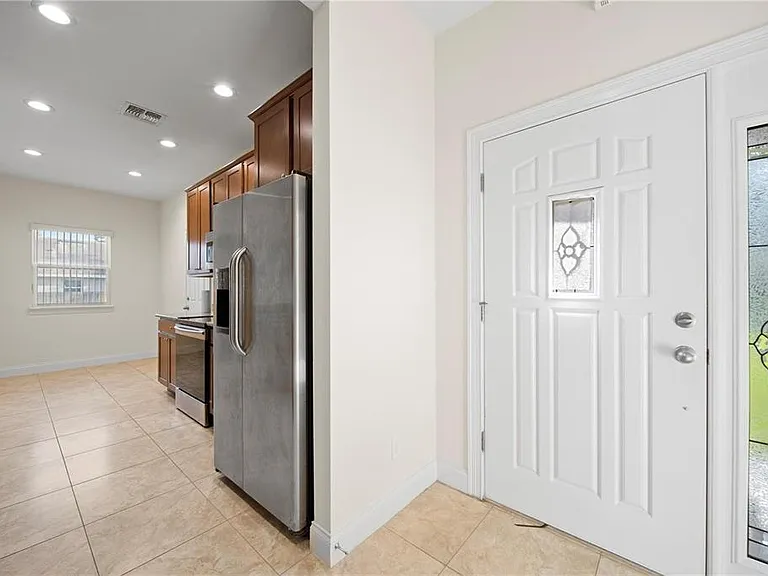 14 Ferguson Dr — Photo 3