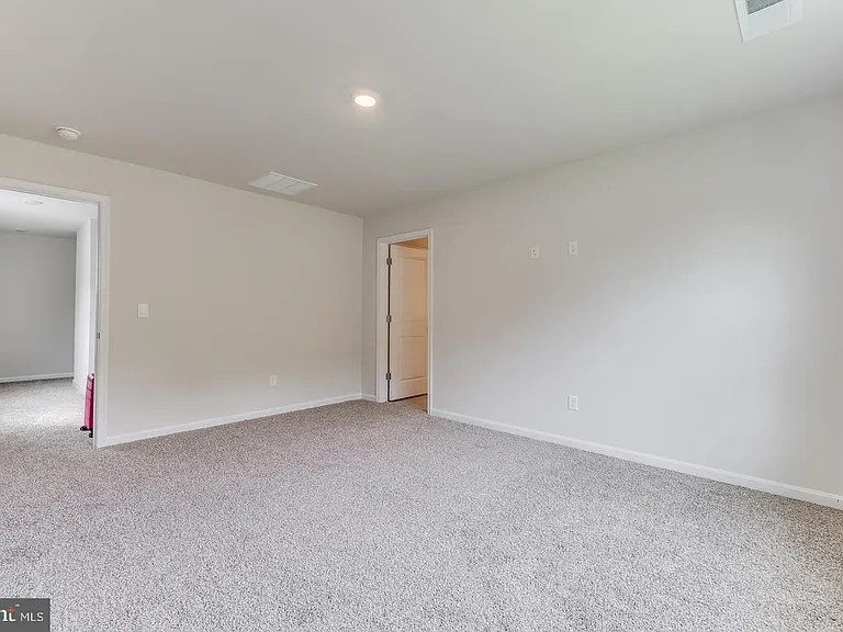 117 Grasmere St — Photo 15