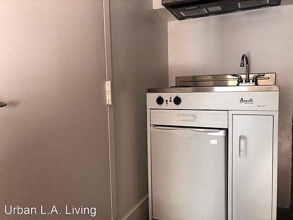 4th image of 1825 N Cahuenga Blvd #10162930