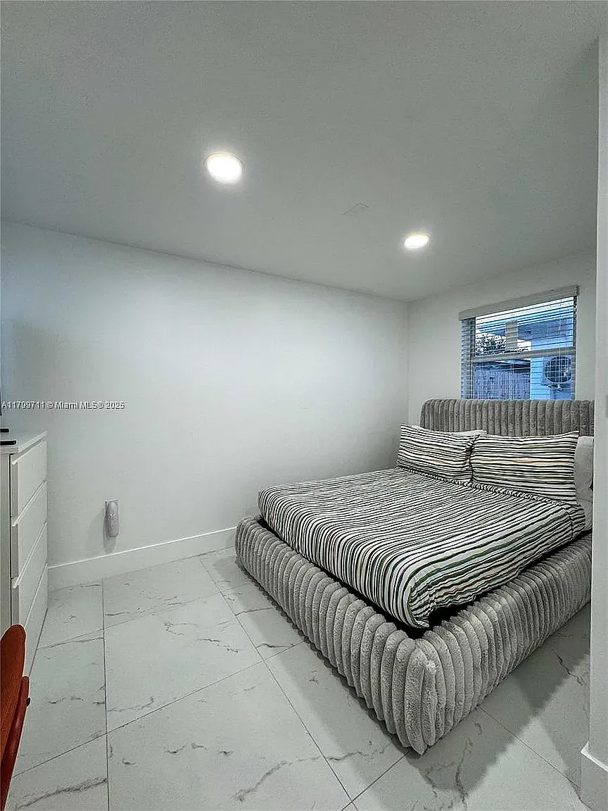 1 bed, 358 sqft, $1,800 — Photo 2