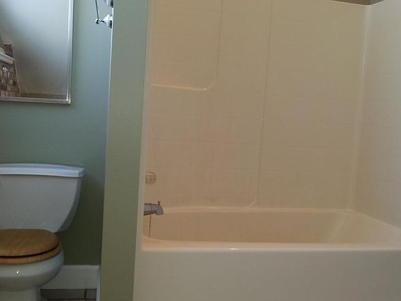 3rd image of 1030 Shelby St APT E