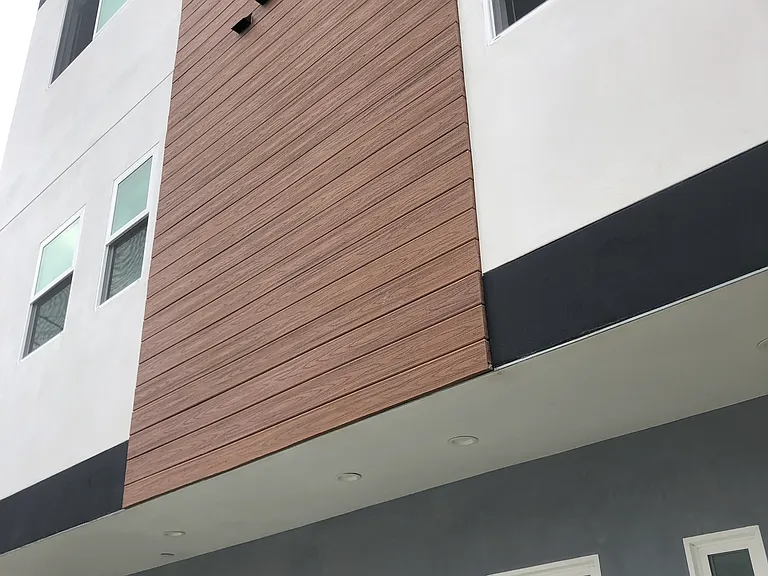 2140 Marathon St — Photo 2
