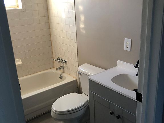 4th image of 134 E Rowland Ave