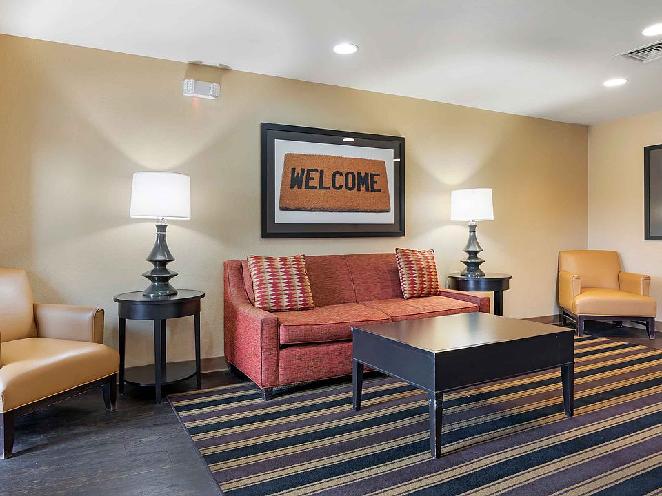 Lobby and Guest Check-in