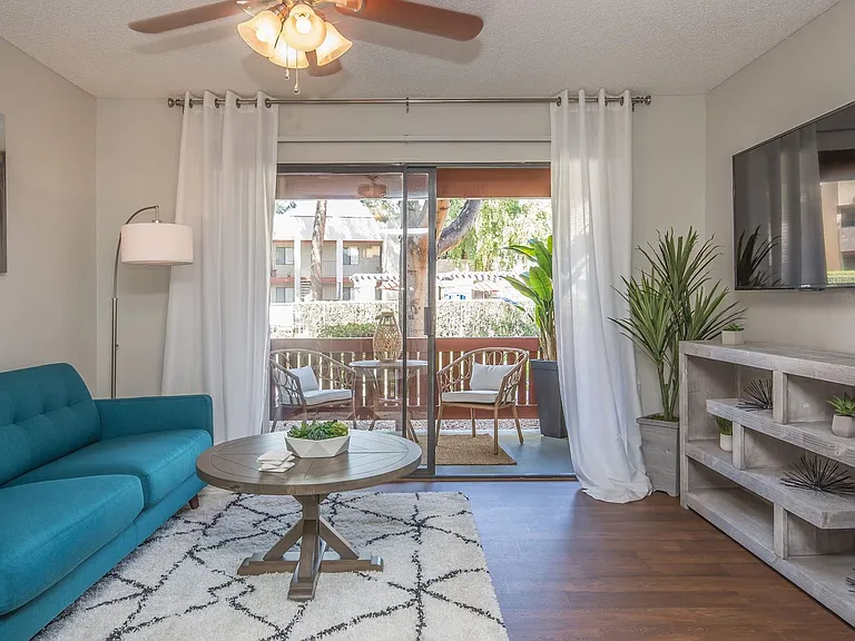 Sun Creek Apartments — Photo 37
