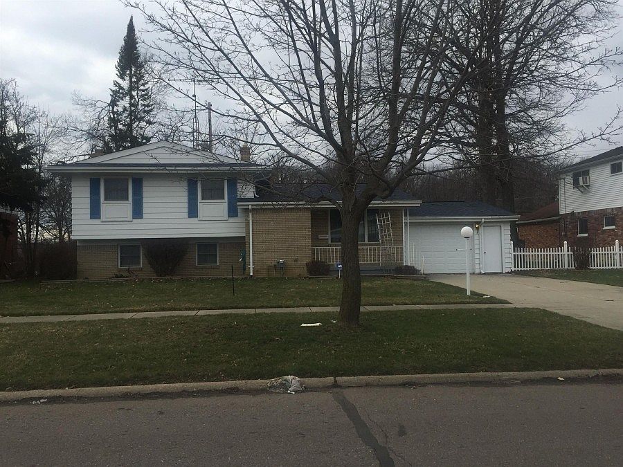 1st image of 5905 Oxley Dr