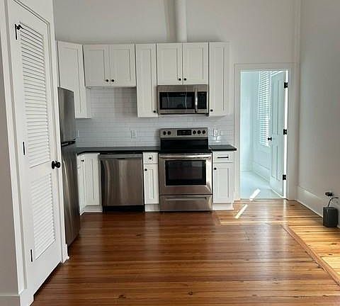 2nd image of 9 Hill St #5