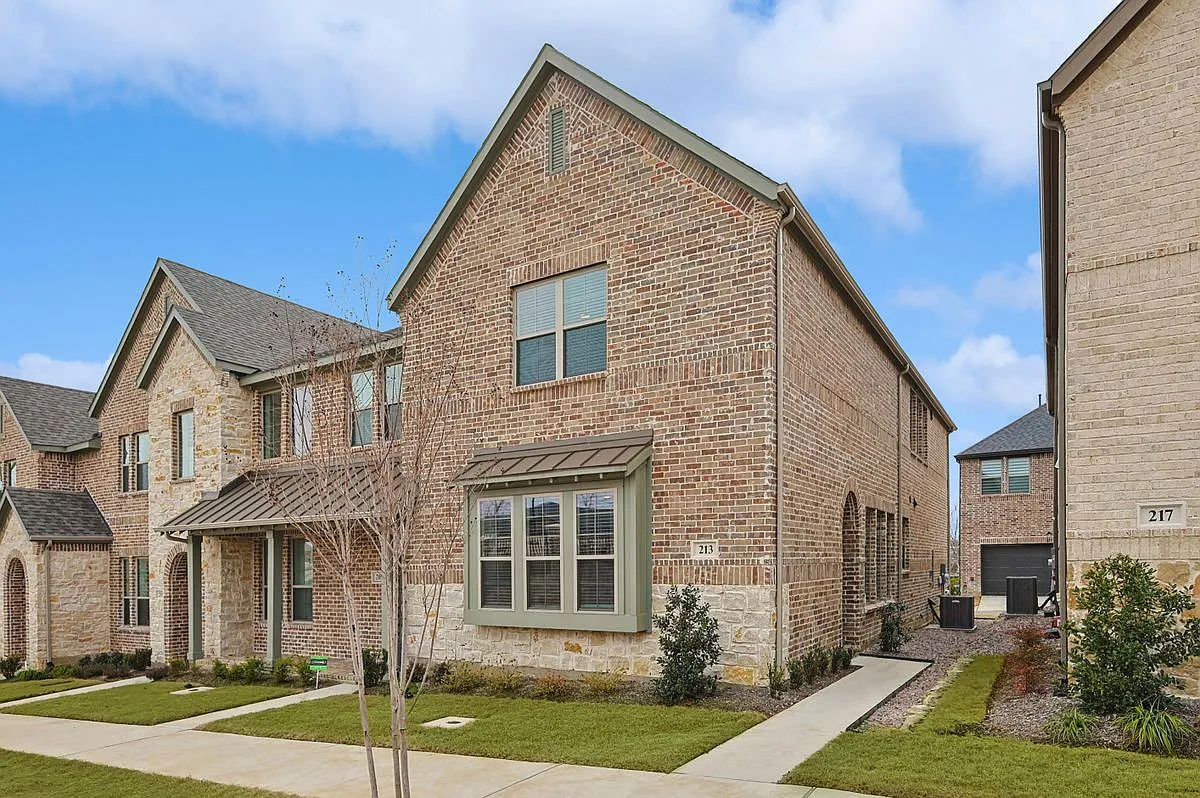 3 bed, 3.0 bath, 2062 sqft, $3,250 — Photo 1