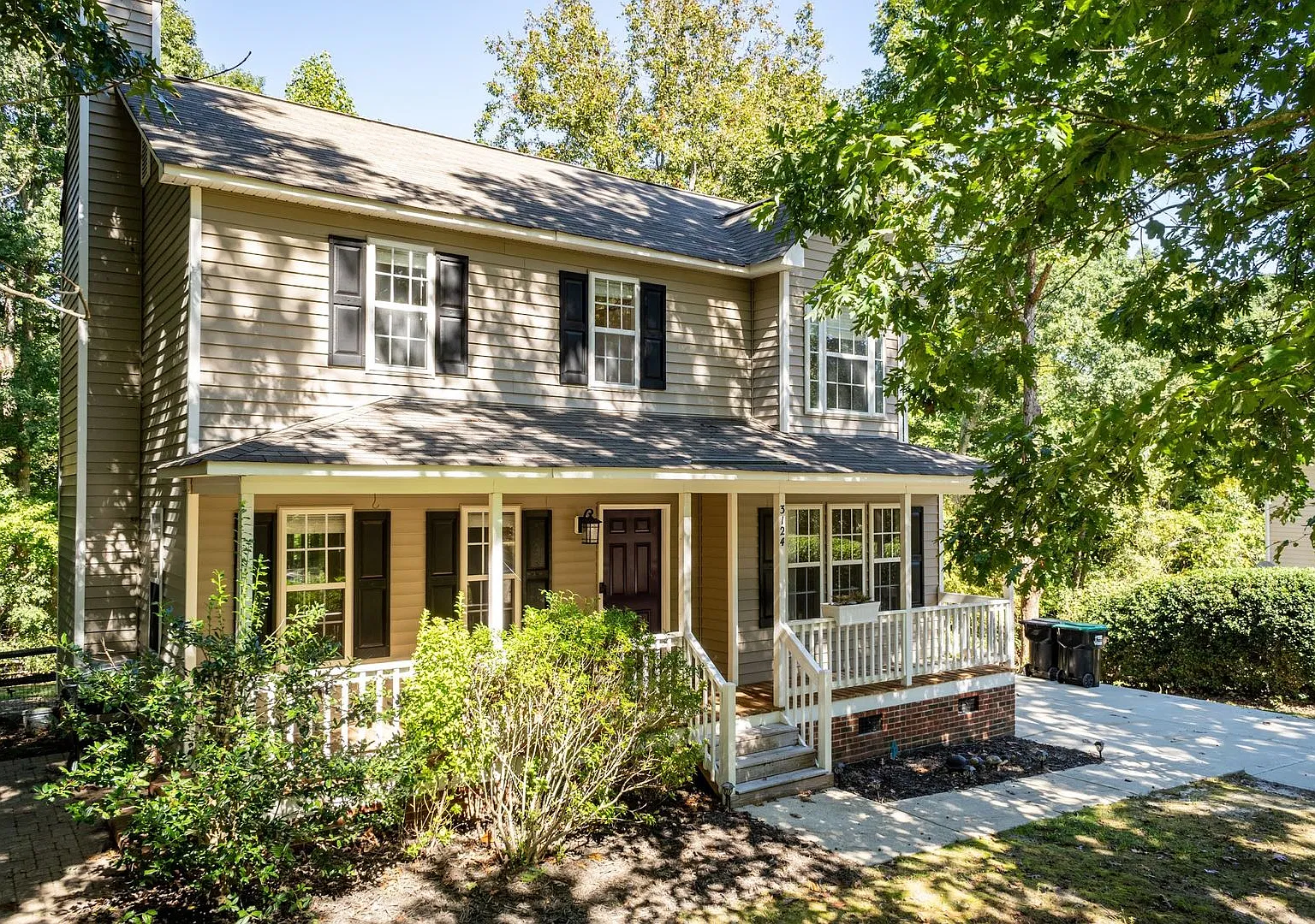 Three Bedroom Home! — Photo 2