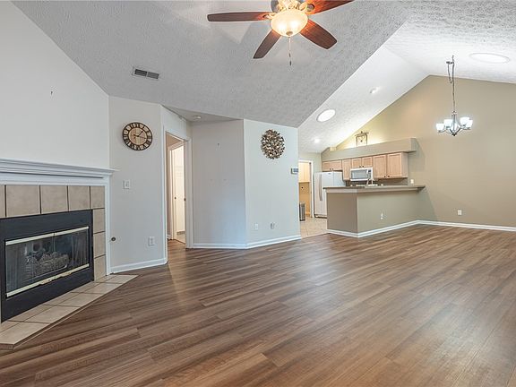 3rd image of 184 Villa Pointe Dr