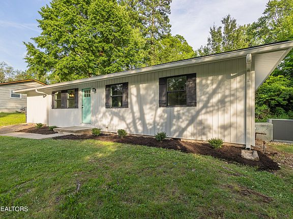 3rd image of 5122 NW Evelyn Dr