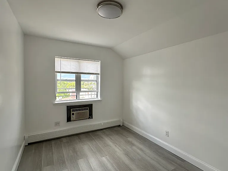 66-15 52nd Rd #2 — Photo 5