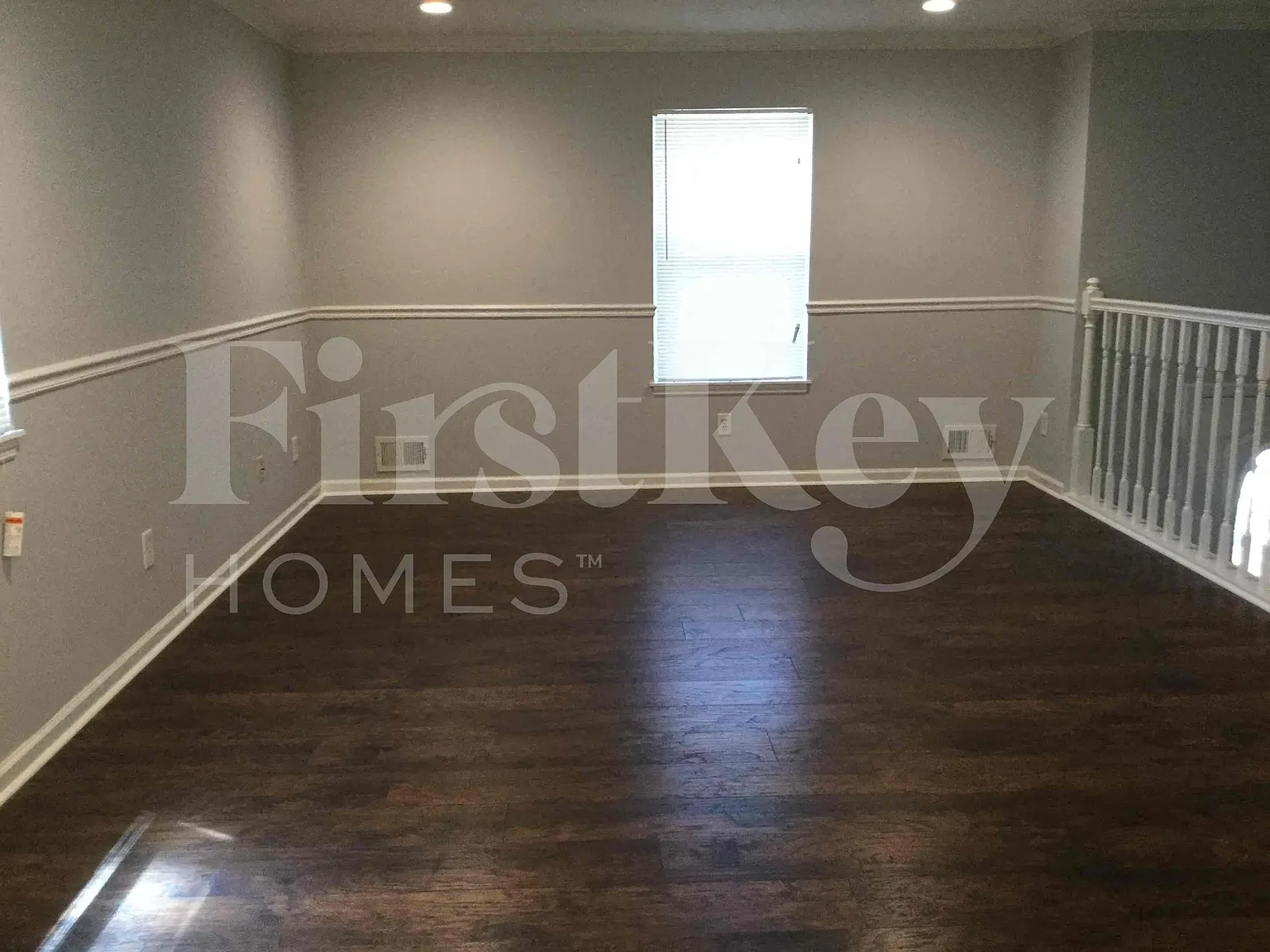 4 bed, 2.0 bath, 2070 sqft, $2,300 — Photo 2
