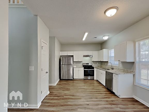 3rd image of 6473 Wellesley Dr