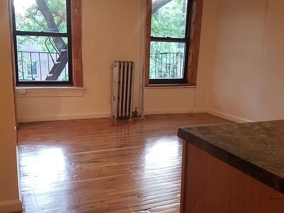 4th image of 96 Waverly Ave APT 2