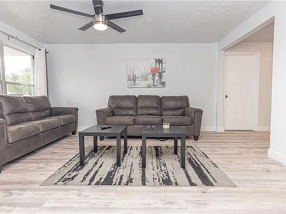 4th image of 4283 SW 50th St