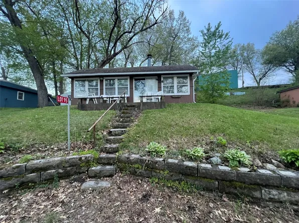 5910 28th Ave Lot 95, Vinton, IA 52349
