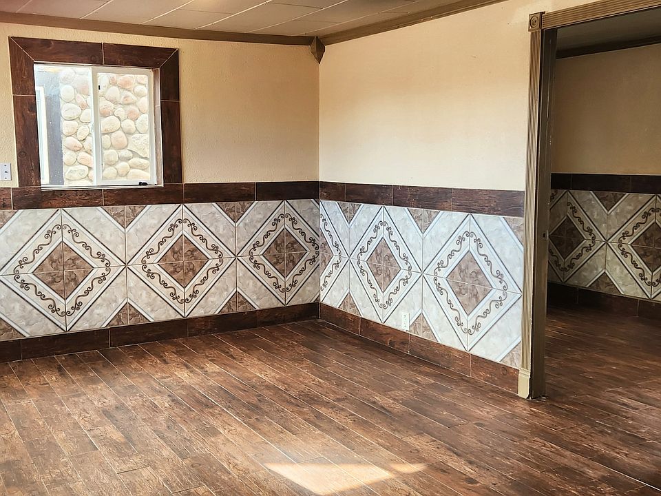 2nd image of 2304 W 9th St #14