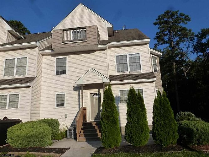 2nd image of 706 Jonathon Ct #706