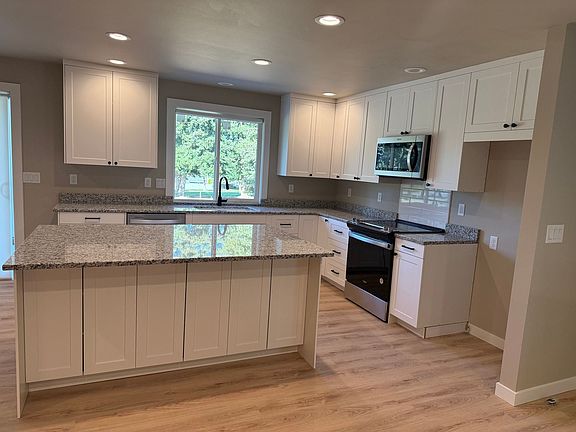 2nd image of 430 19th St NE