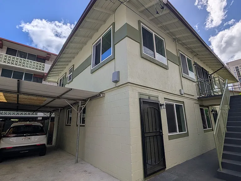 718 Kamuela Ave — Photo 1