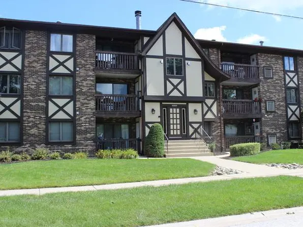 13751 Lamon Ave APT 206, Crestwood, IL 60418