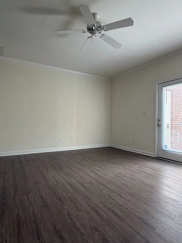 2 bed, 2.5 bath, 1332 sqft, $1,595 — Photo 4
