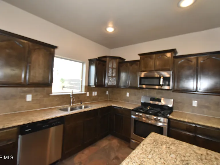 300 Saltford Pl — Photo 13