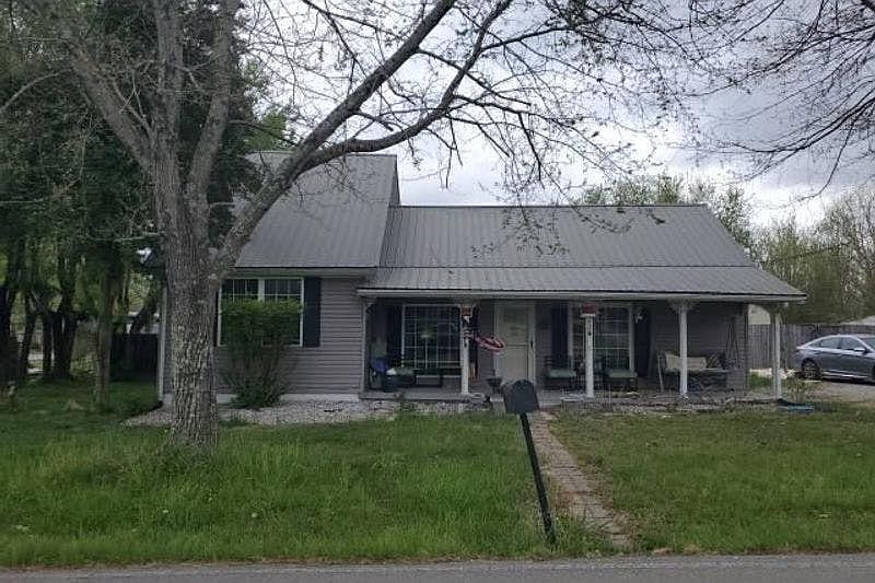 1st image of 334 4th Ave