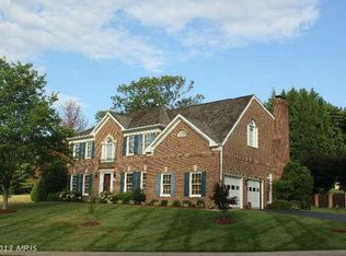 10201 Woodvale Pond Dr, Fairfax Station, VA 22039