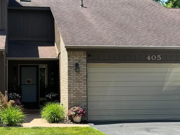 405 Woodstone Rd, Waterford, MI 48327